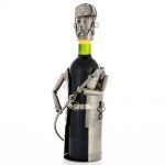 Kovový stojan na víno s motívom Hasič, Promitor Vinorum | regioWine