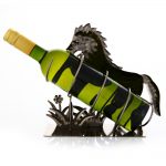 Kovový stojan na víno s motívom Kôň, Promitor Vinorum | regioWine