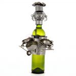 Kovový stojan na víno s motívom Kuchár s riadom, Promitor Vinorum | regioWine