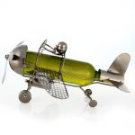 Kovový stojan na víno s motívom Lietadlo s pilotom, Promitor Vinorum | regioWine