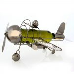 Kovový stojan na víno s motívom Lietadlo s pilotom, Promitor Vinorum | regioWine