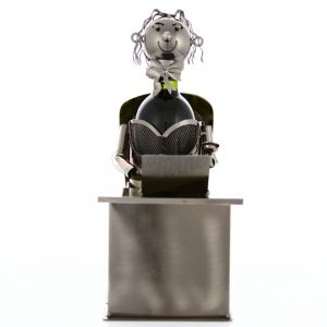 Kovový stojan na víno s motívom Sekretárka, Promitor Vinorum | regioWine