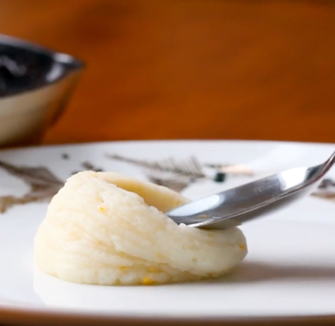 Recept: Prudko opečené kačacie prsia s červeným vínom, pomarančom a olivovým olejom | regioWine