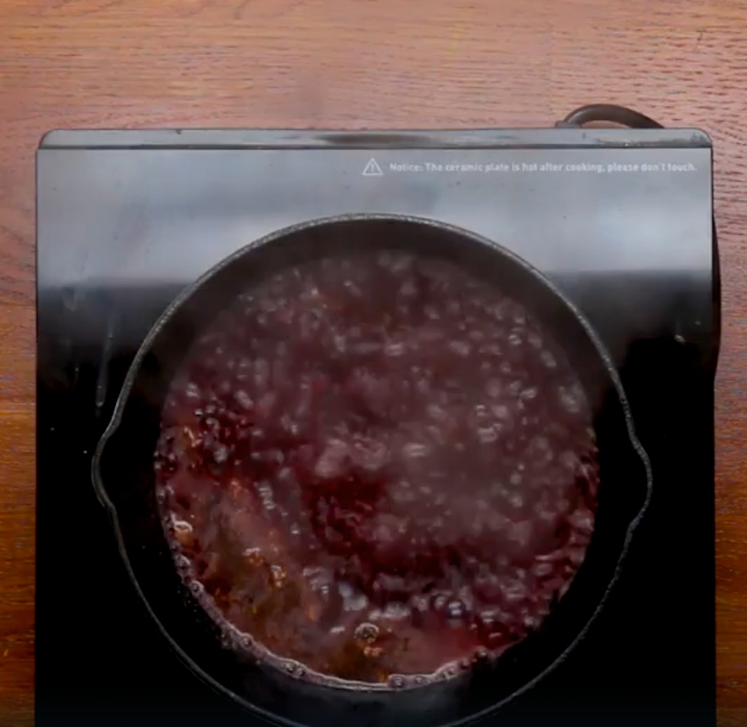 Recept: Prudko opečené kačacie prsia s červeným vínom, pomarančom a olivovým olejom | regioWine