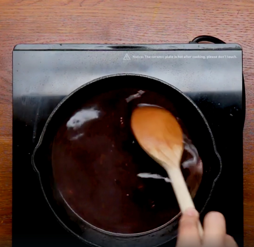 Recept: Prudko opečené kačacie prsia s červeným vínom, pomarančom a olivovým olejom | regioWine